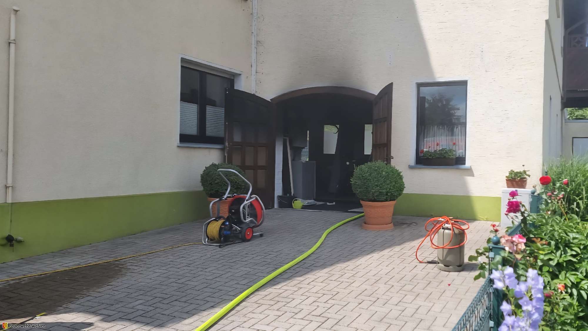 Brennt Heizung in Anbau eines Wohngebäude